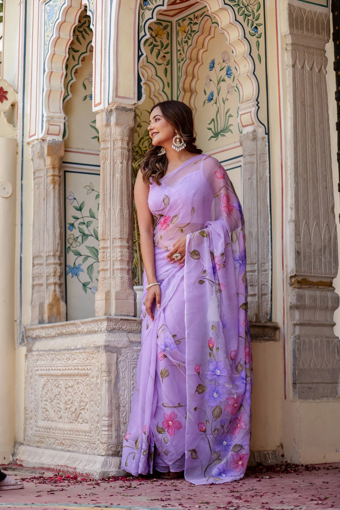 Vyanjana Lilac Chiffon Saree – Hand-Painted Blooming Vines