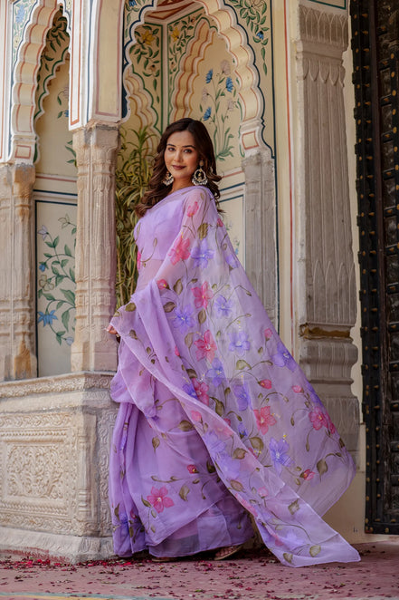 Vyanjana Lilac Chiffon Saree – Hand-Painted Blooming Vines