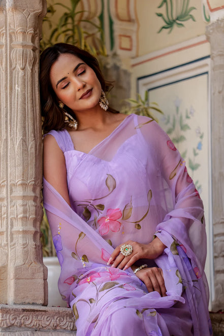 Vyanjana Lilac Chiffon Saree – Hand-Painted Blooming Vines