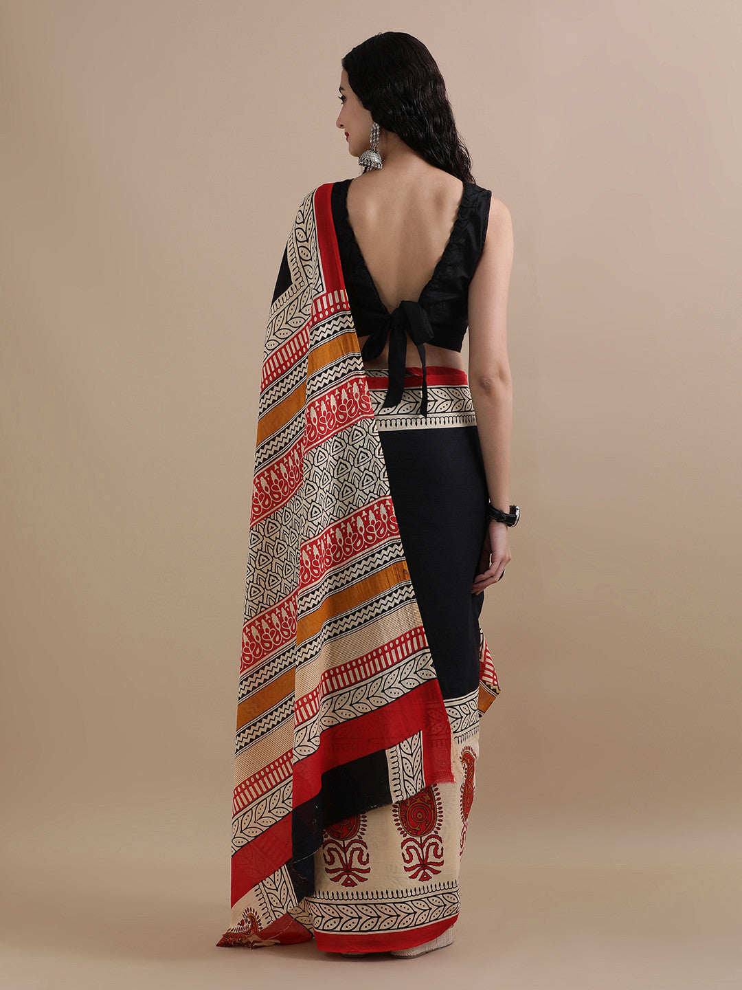 Devina Cream & Red Handblock Mulmul Cotton Saree – Festive Artistry in Every Fold
