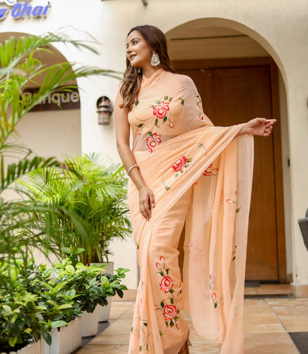 Rohini Peach Chiffon Saree – Hand-Painted Rose Garden Elegance