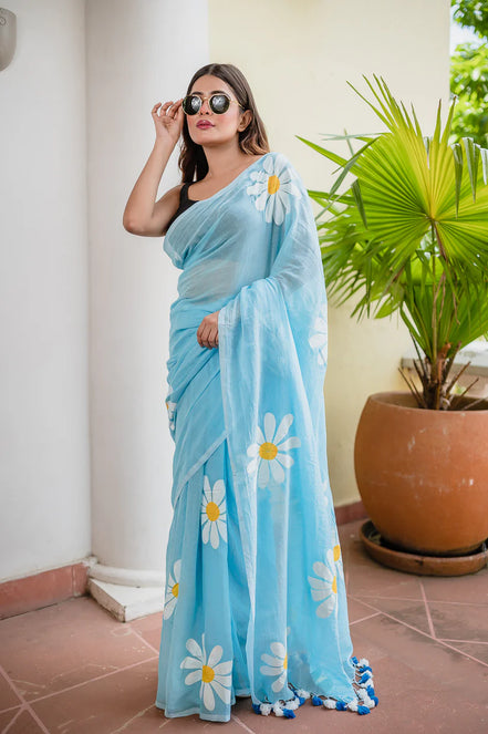 Mrinali Mulmul Cotton Hand-Painted Daisy Saree