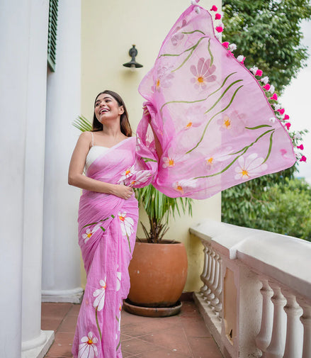 Vaidehi Mulmul Cotton Hand-Painted Daisy Saree