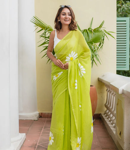 Harini Mulmul Cotton Hand-Painted Daisy Saree
