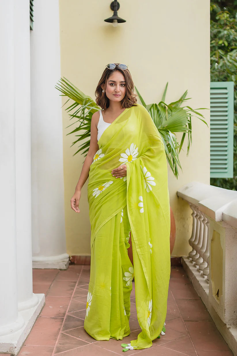 Harini Mulmul Cotton Hand-Painted Daisy Saree