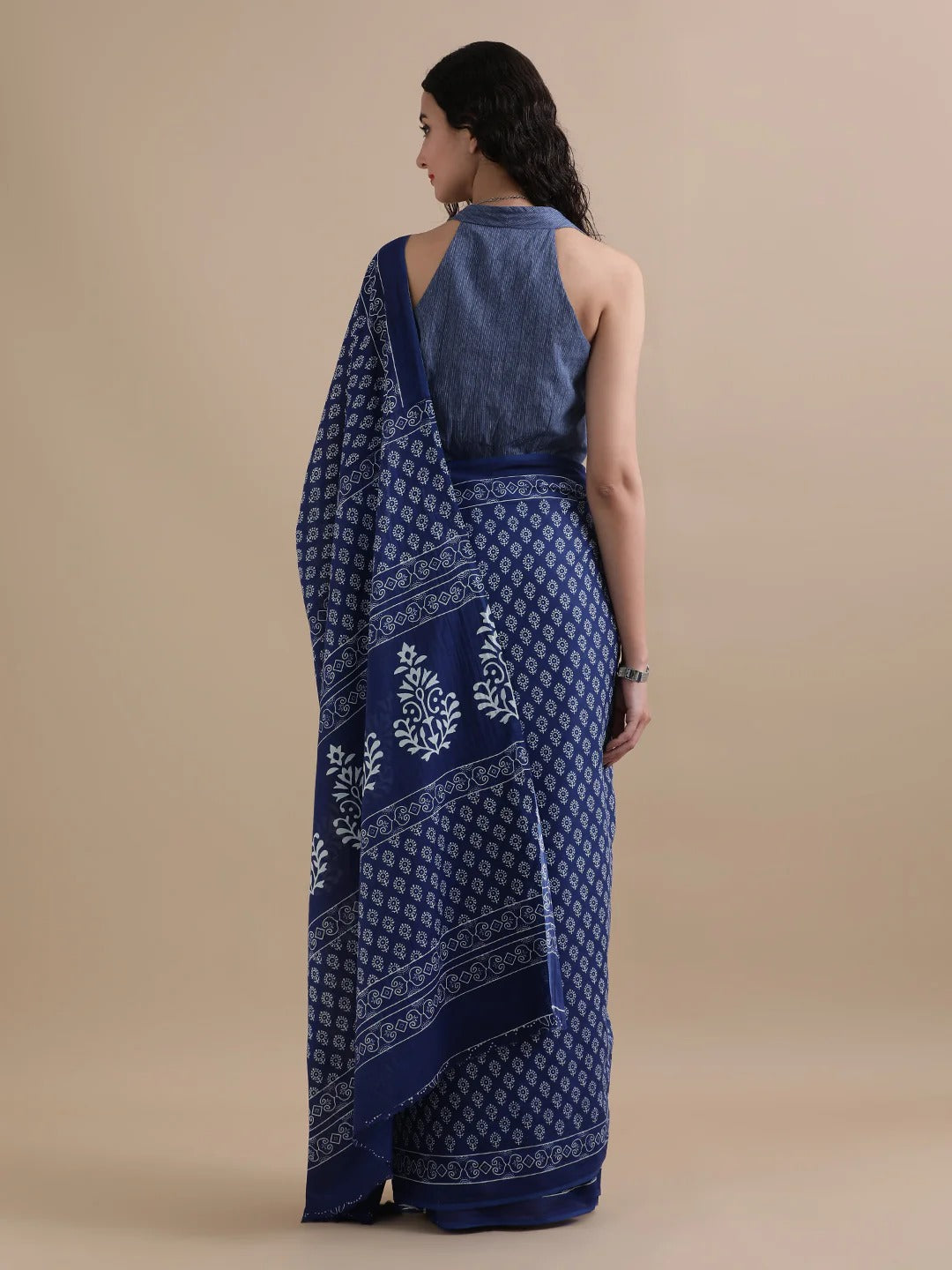 Shyama Indigo Mulmul Cotton Saree – Handblock Elegance in Lightweight Drapes