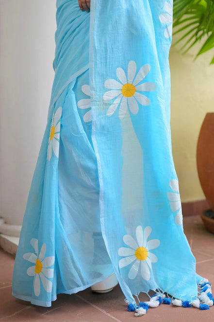Mrinali Mulmul Cotton Hand-Painted Daisy Saree